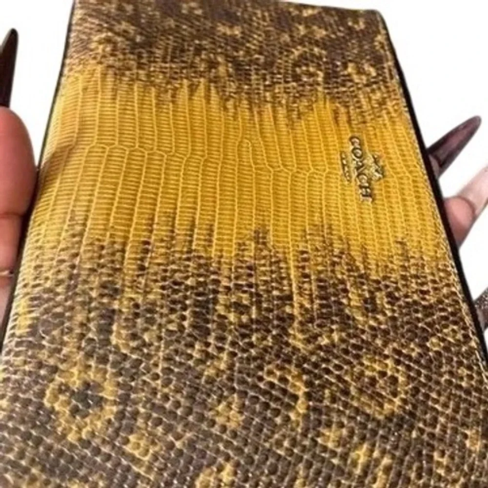 Coach Yellow Brown Ombre Lizard Embossed Leather Wristlet Clutch Bag - Picture 9 of 9